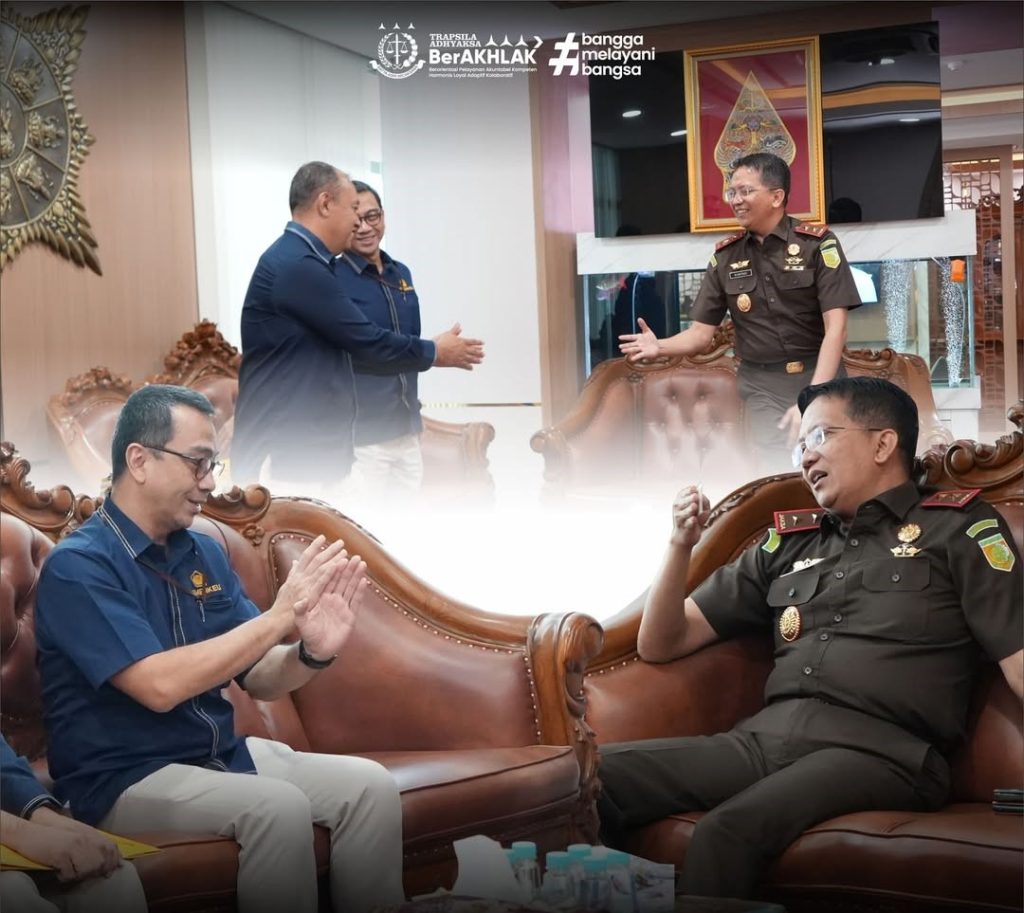 PERKUAT-SINERGI-DAN-EFEKTIVITAS-PENEGAKAN-HUKUM-PAJAK-KAJATI-JATIM-TERIMA-KUNJUNGAN-KAKANWIL-DJ-1024x913-1